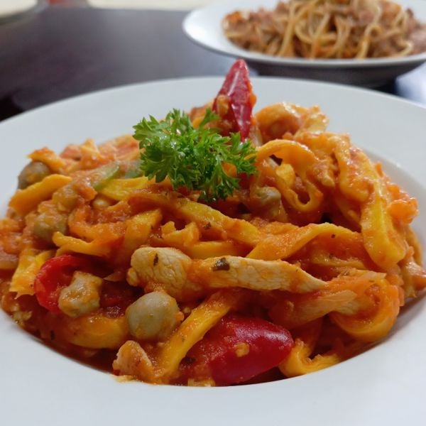  Fettuccine Con Pollo - Mỳ Trứng Vàng Nhà Làm Với Ức Gà 