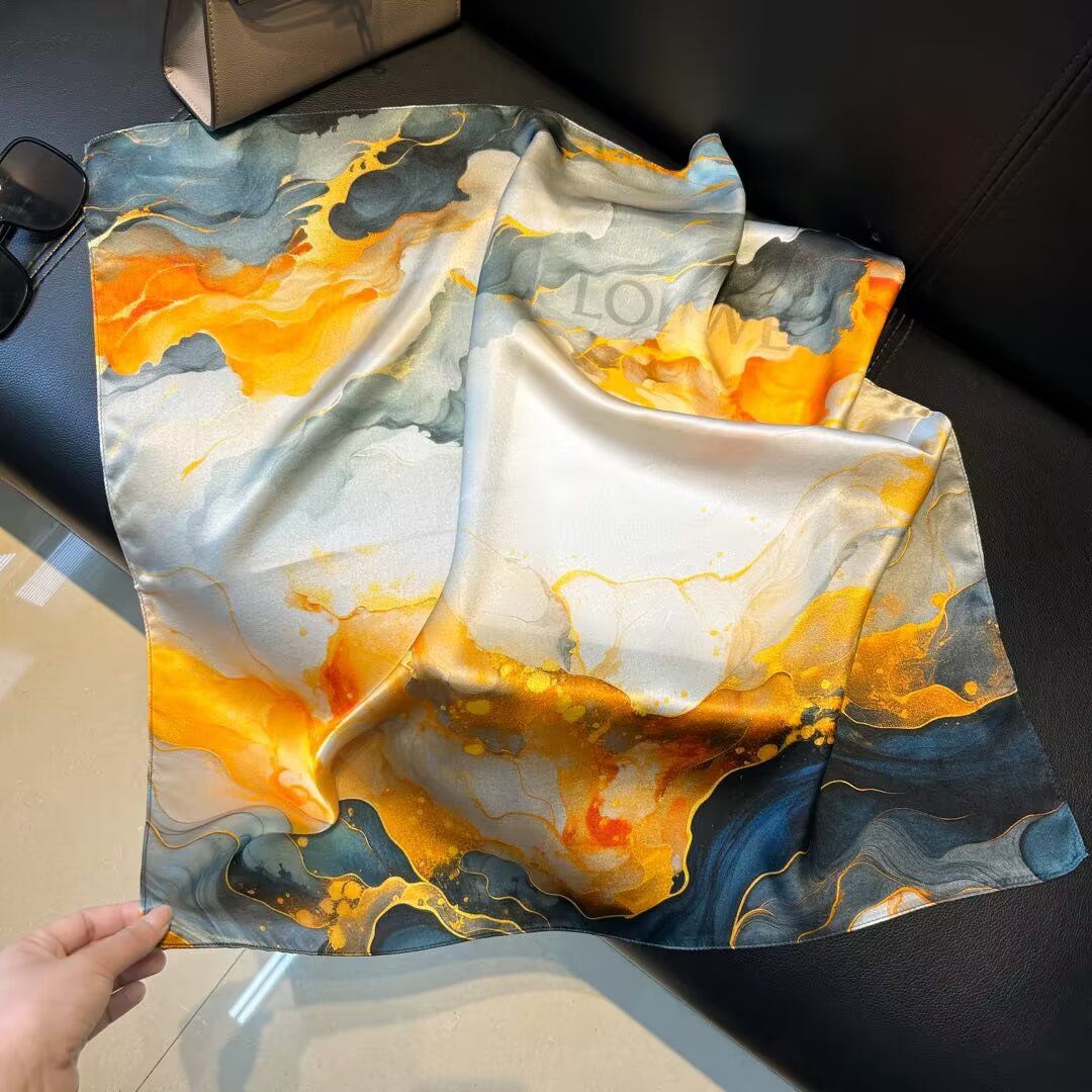 Khăn lụa tơ tằm họa tiết 70x70cm BASELE0720