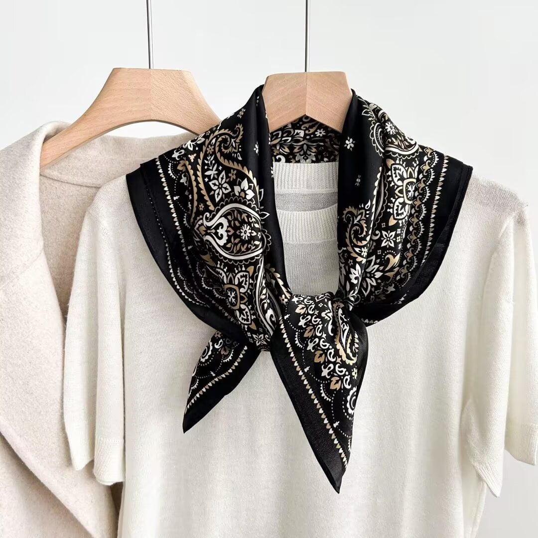 Khăn lụa tơ tằm họa tiết 70x70cm BASELE0722