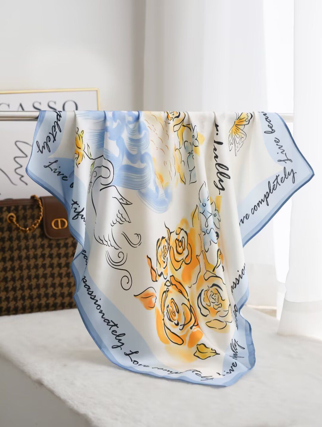 Khăn lụa tơ tằm họa tiết 70x70cm BASELE0723