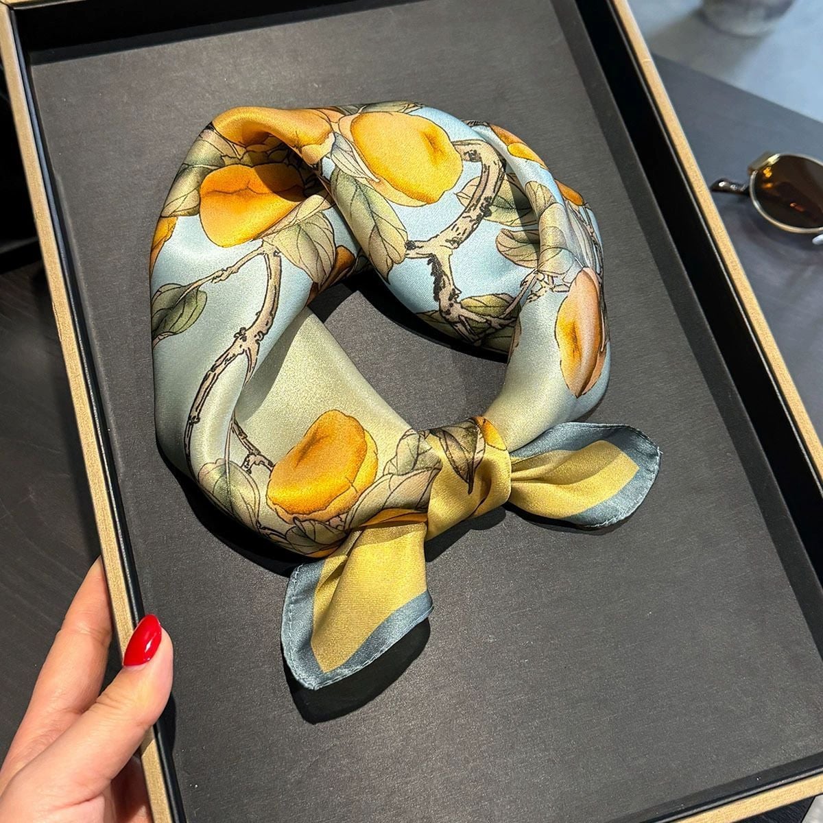 Khăn lụa tơ tằm họa tiết 53x53cm BASELE0706