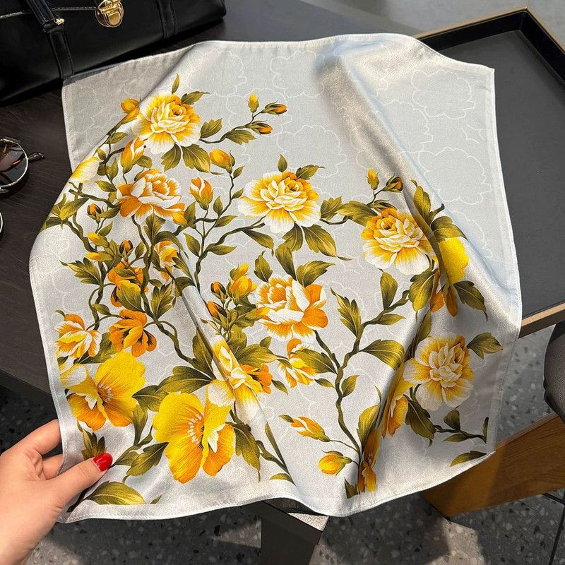 Khăn lụa tơ tằm họa tiết 53x53cm BASELE0682