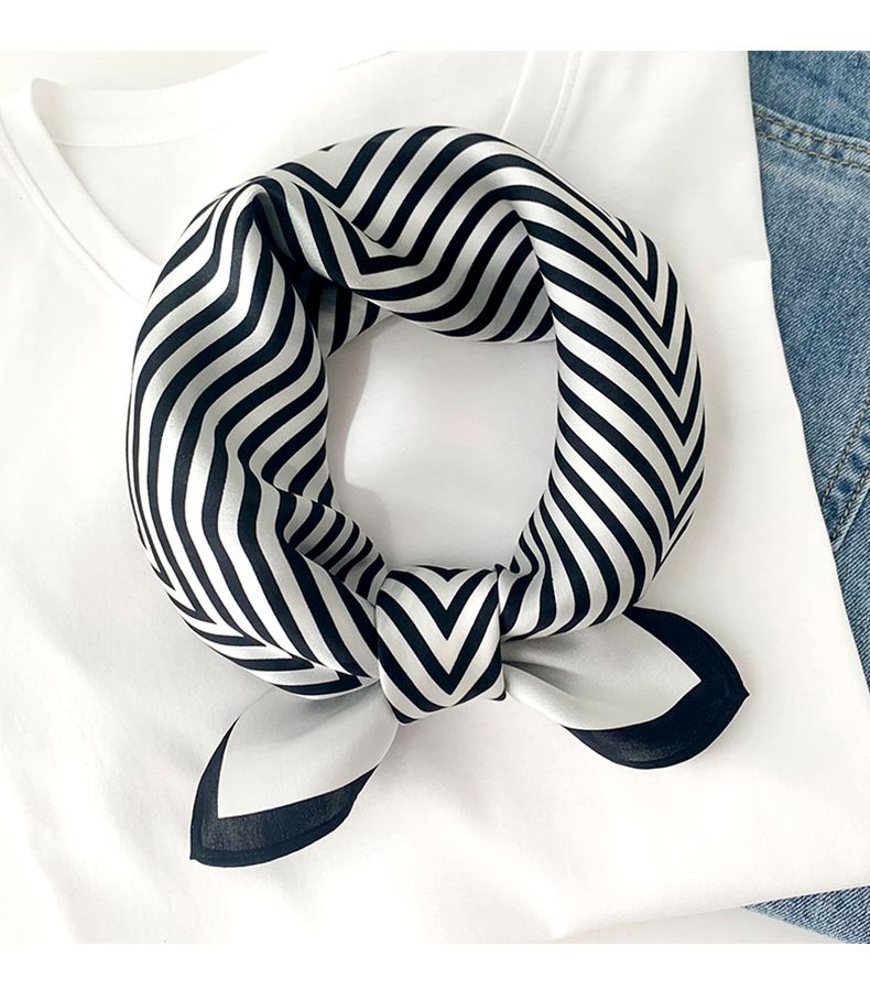 Khăn lụa tơ tằm họa tiết 53x53cm BASELE0115