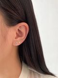  14K Bloom labret piercing 