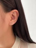  14K Bloom labret piercing 