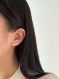  14K Gold Flower labret piercing 
