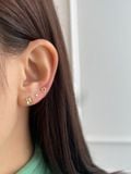  14K Melo Flower labret piercing 