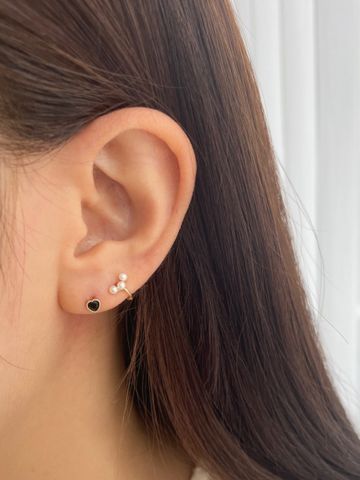  14K Claire Pearl mini huggie 