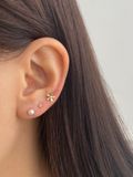  14K Bouquet Flower labret piercing 