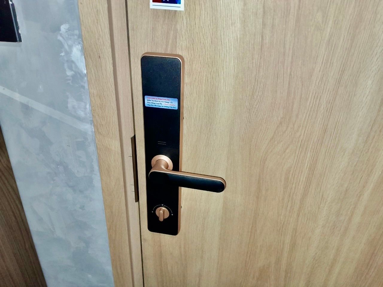  Khóa vân tay cửa gỗ HPS- 3325B (TTlock- Bluetooth) 
