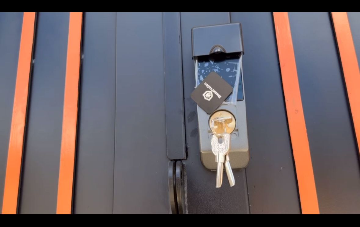  Khoá cổng Pin 02 vân tay  app TTLOCK ( P11- TTLOCK) 
