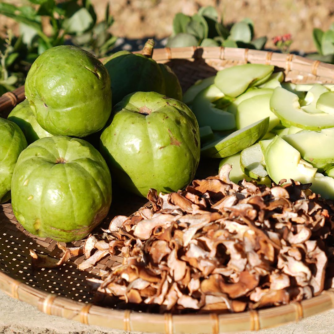 Tai Chua Khô ( Quả Kho Cá)