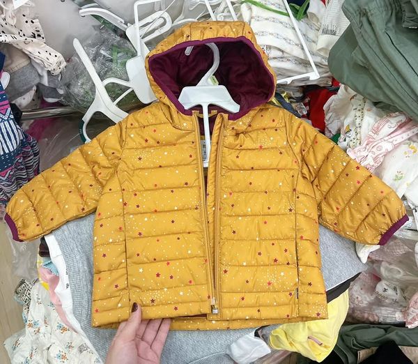  Áo phao Gap ngôi sao vàng 