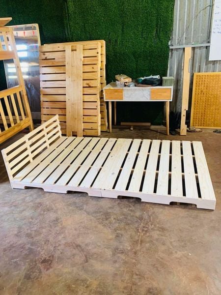  GIƯỜNG GỖ THÔNG PALLET - 9 THANH 
