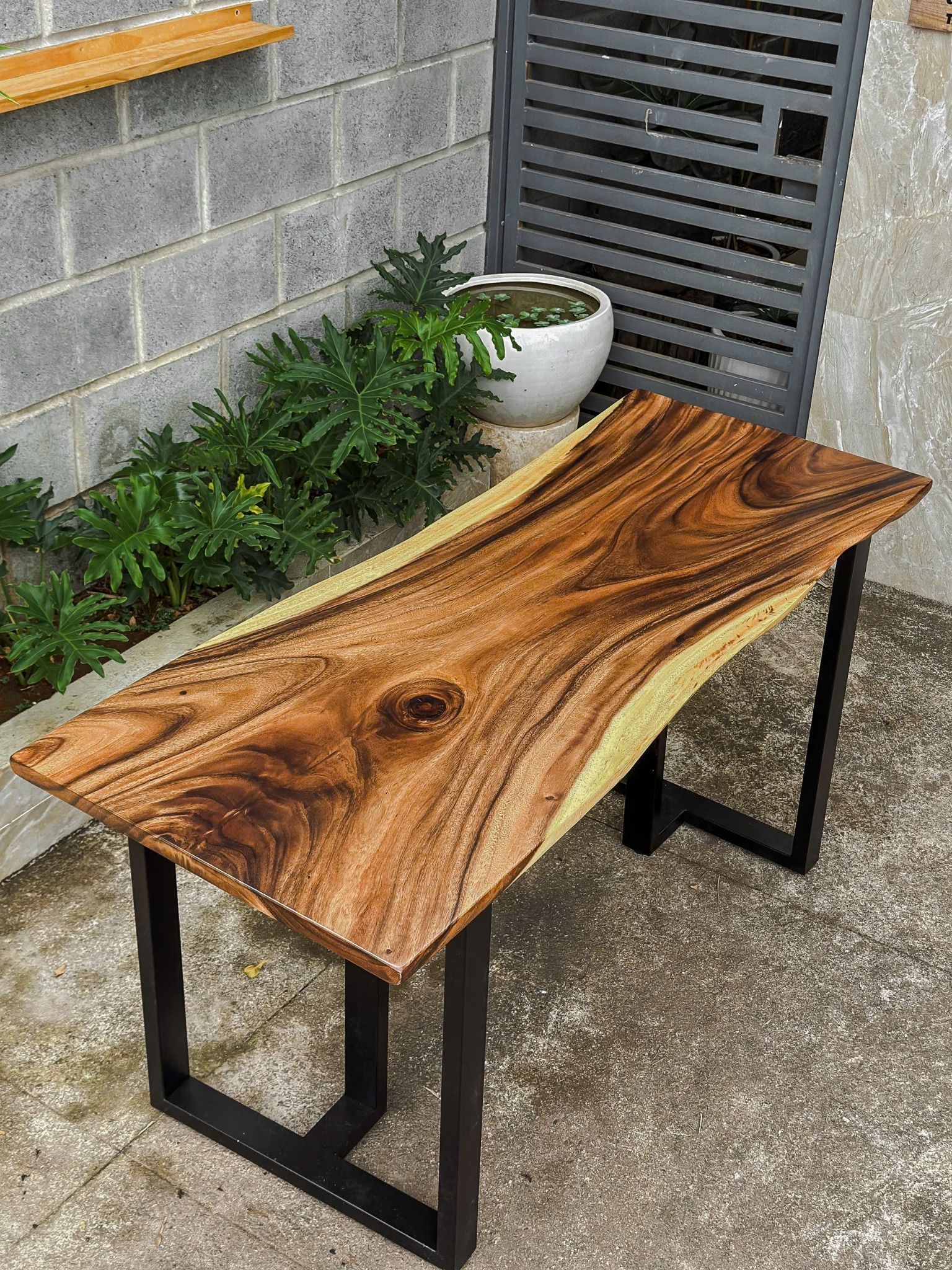  BÀN GỖ ME TÂY 150 x 59-65 x 3 cm 