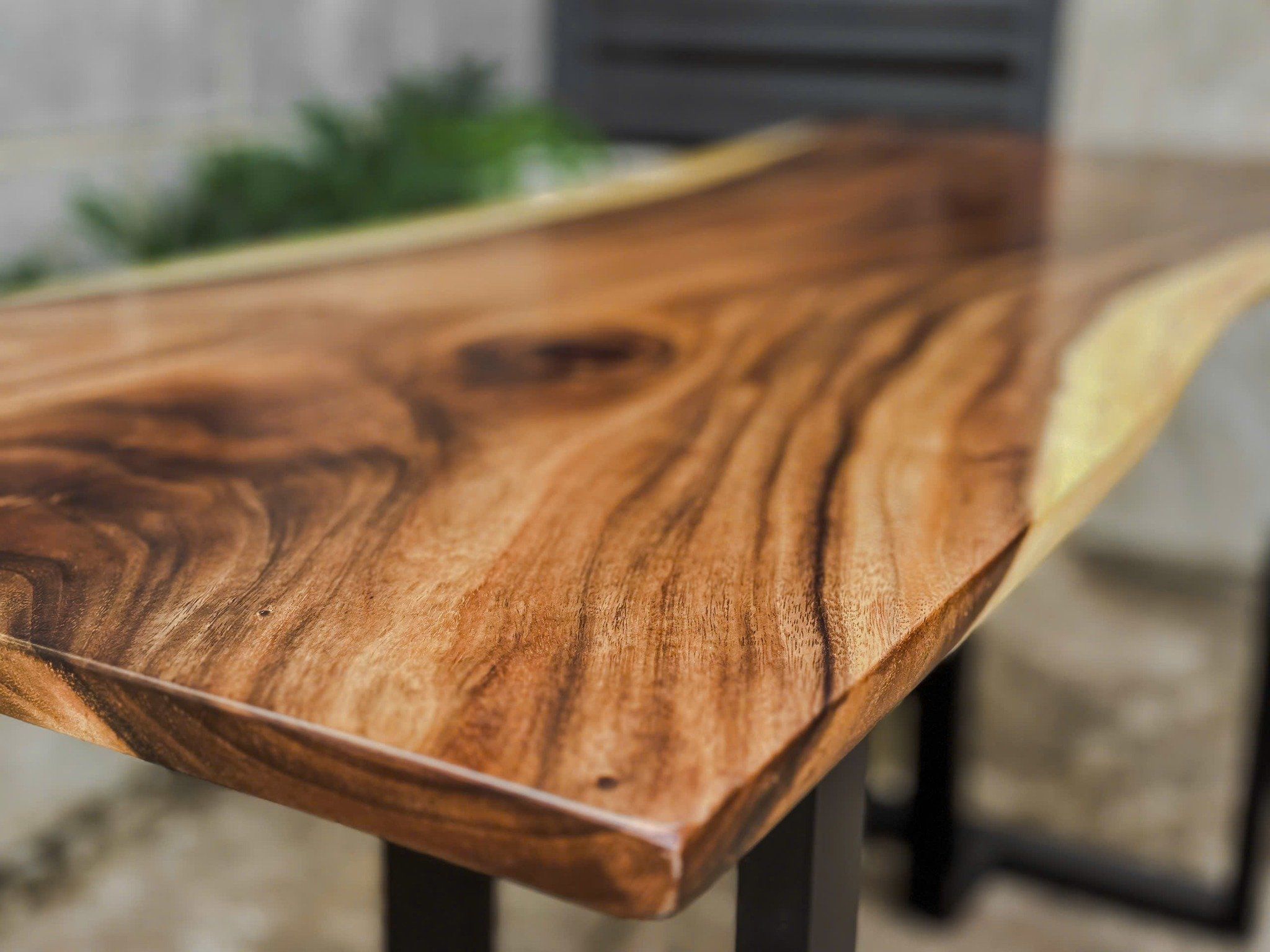  BÀN GỖ ME TÂY 150 x 59-65 x 3 cm 