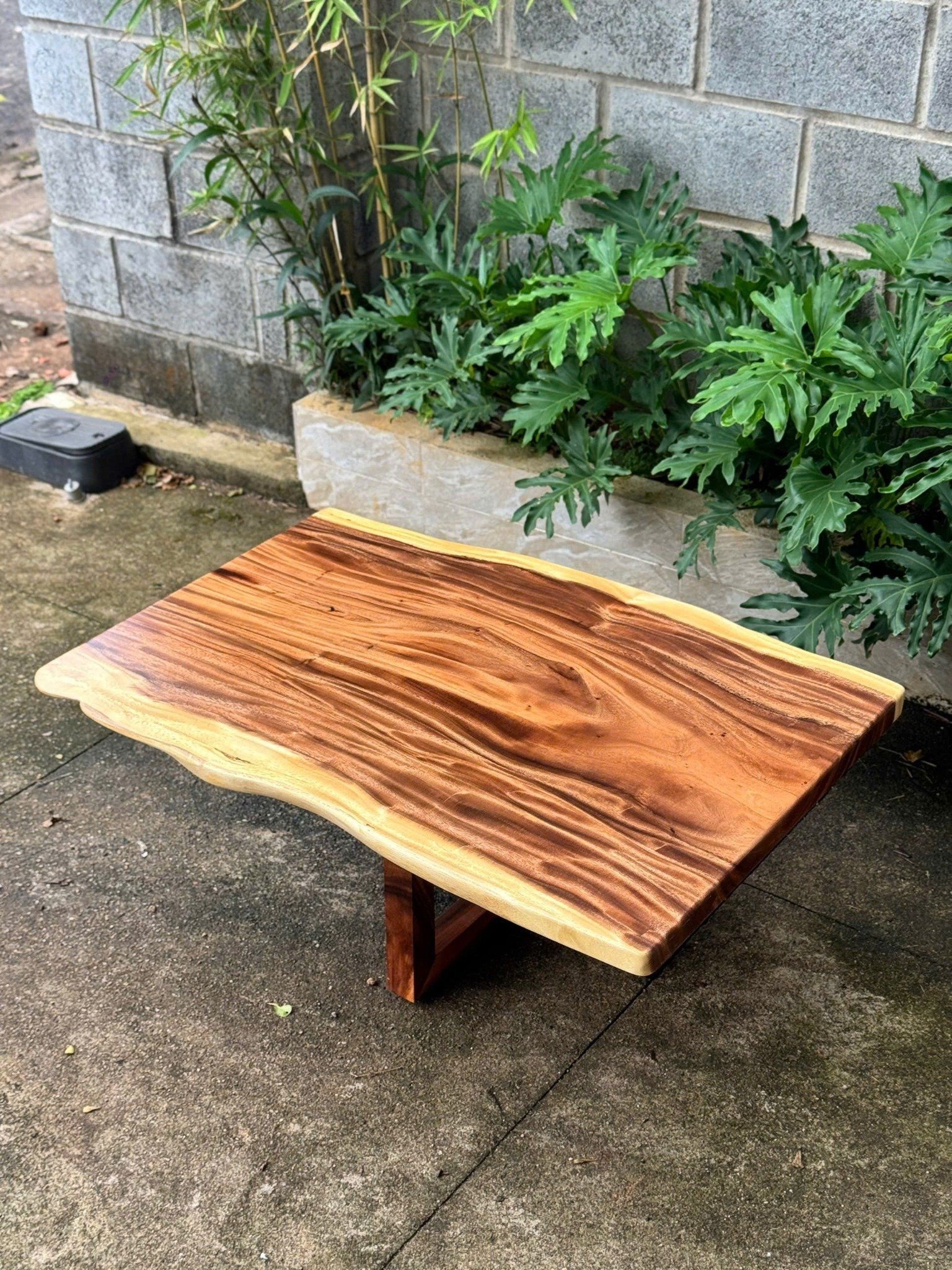  BÀN GỖ ME TÂY 100 x 63-68 x 4 cm 