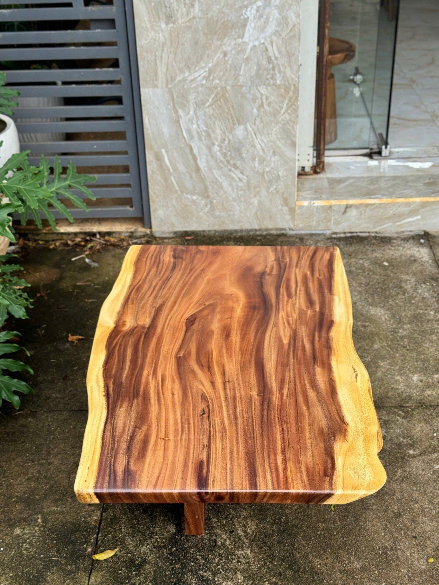  BÀN GỖ ME TÂY 100 x 63-68 x 4 cm 