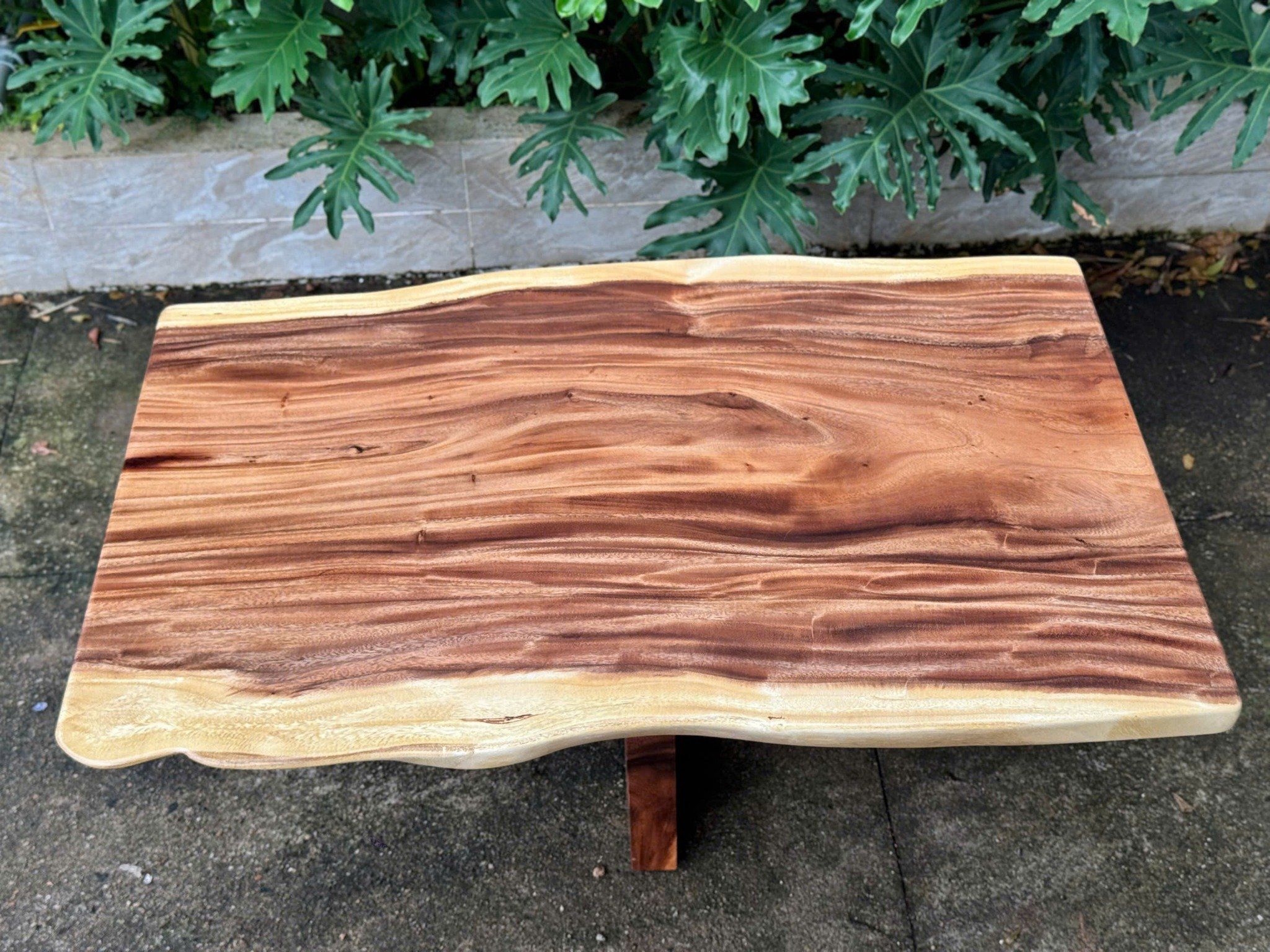  BÀN GỖ ME TÂY 100 x 63-68 x 4 cm 