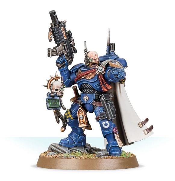  SPACE MARINES CAPTAIN IN PHOBOS ARMOUR 