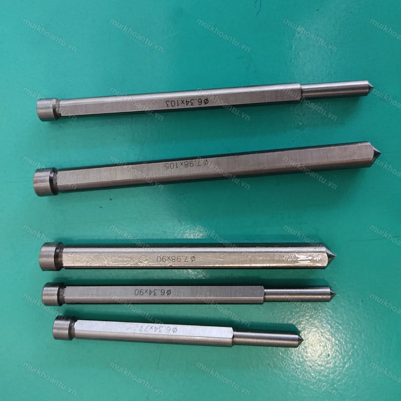 Ty định tâm gắn cho mũi khoan từ