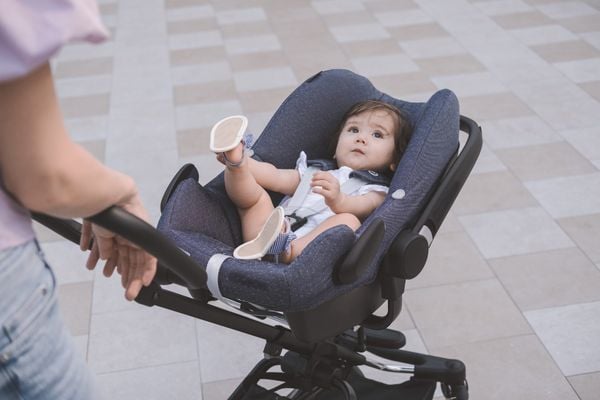 Unilove Bộ Chuyển Đổi Ghế Ngồi Xe Hơi On-the-Go