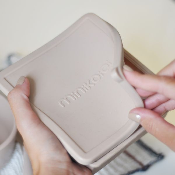 MinikOiOi Khay Trữ Thức Ăn Silicone Có Nắp Đậy