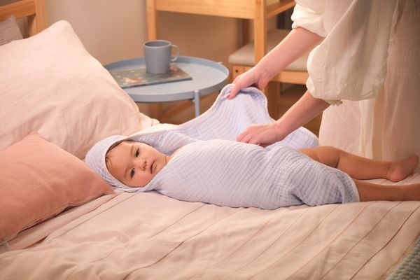 L'Ange Khăn Tắm/Khăn Quấn/Chăn Đắp Có Nón Vải Bông 6 lớp 80x80cm