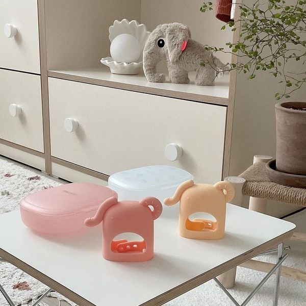 MOYUUM GẶM NƯỚU HÌNH VOI BẰNG SILICONE CAO CẤP GIÚP GIẢM ĐAU VÀ NGỨA NƯỚU CHO BÉ