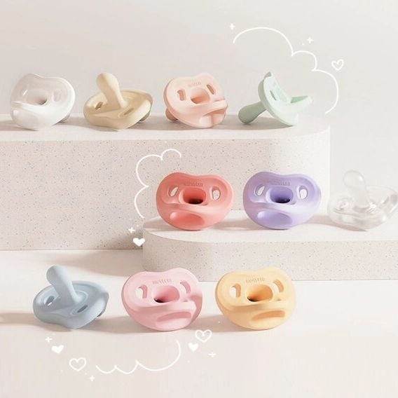 MOYUUM NÚM TI SILICONE CHO BÉ, TẶNG KÈM HỘP ĐỰNG TIỆN LỢI