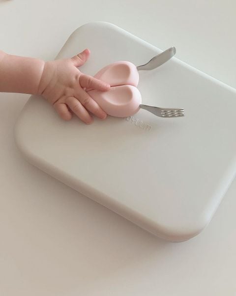 MOYUUM BỘ THÌA DĨA HÌNH TRÁI TIM CHO BÉ TẬP ĂN DẶM