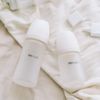 MOYUUM BÌNH SỮA THỦY TINH TRÁNG SILICONE CHO BÉ