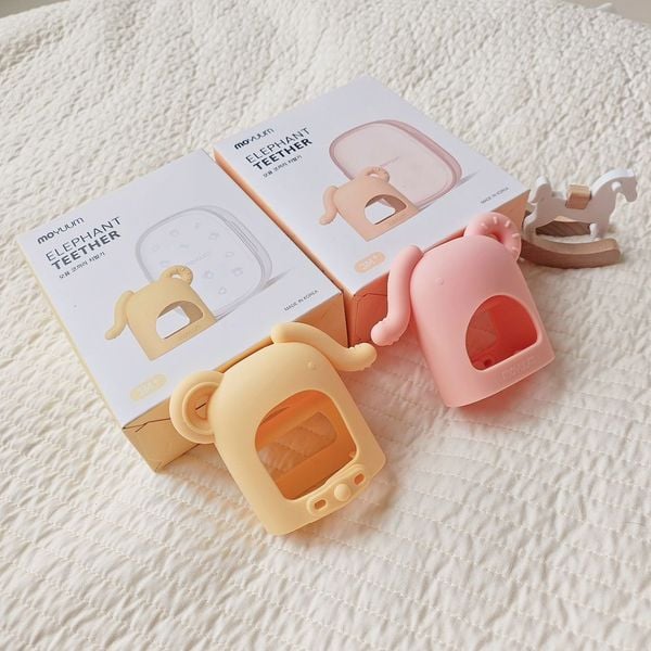 MOYUUM GẶM NƯỚU HÌNH VOI BẰNG SILICONE CAO CẤP GIÚP GIẢM ĐAU VÀ NGỨA NƯỚU CHO BÉ