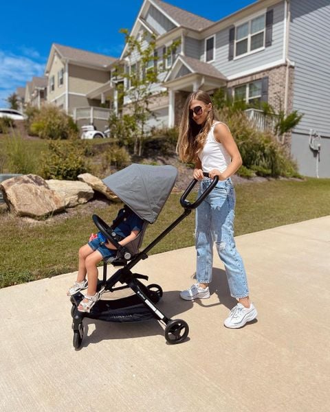 Unilove Xe Đẩy Siêu Nhẹ 3 Trong 1 On-the-Go Ghế Ngồi Xoay 360 Độ, Có Thể Gấp Gọn