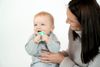 BRUSH-BABY BỘ BÀN CHẢI ĐÁNH RĂNG VÀ MÁT XA NƯỚU CHO BÉ  (0 - 18 THÁNG)