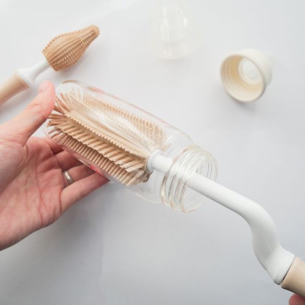 MOYUUM BỘ CỌ RỬA BÌNH VÀ NÚM BẰNG SILICONE (SET 2 CÁI)