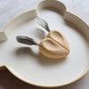 MOYUUM BỘ THÌA DĨA HÌNH TRÁI TIM CHO BÉ TẬP ĂN DẶM