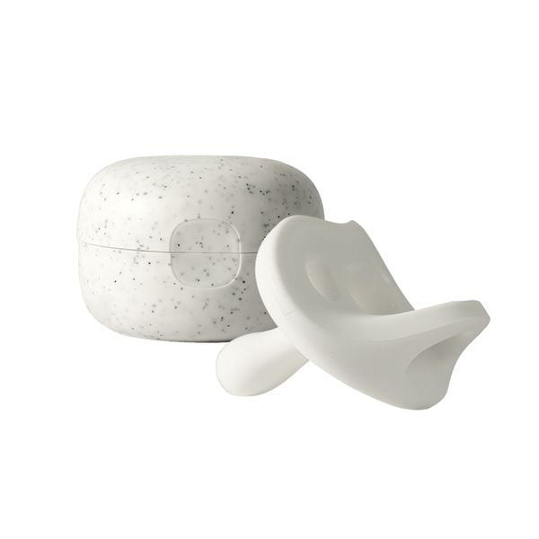 MOYUUM NÚM TI SILICONE CHO BÉ, TẶNG KÈM HỘP ĐỰNG TIỆN LỢI