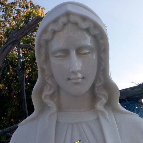 Tượng Đức Mẹ Maria Bằng Đá Tự Nhiên Nguyên Khối