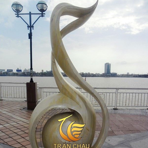 Tượng Nghệ Thuật Đá Đẹp Tại Sông Hàn Đà Nẵng