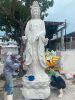 Tượng Phật Bà Quan Âm Đứng Ở Chùa Đà Nẵng