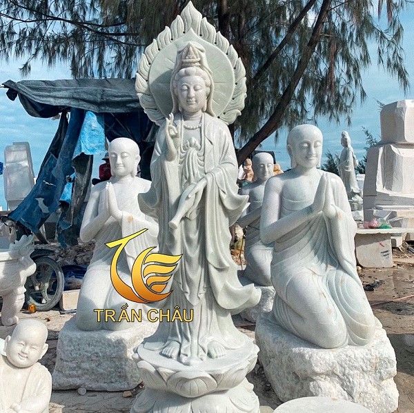 Vị Trí Đặt Tượng Phật Quan Âm Đúng Cách Khi Thờ Tại Gia Tượng Phật Quan Âm Đứng Trên Đài Sen Đá Mỹ Nghệ