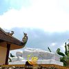 Tượng Phật Thích Ca Nằm Bằng Đá Tự Nhiên Nguyên Khối Tại Chùa