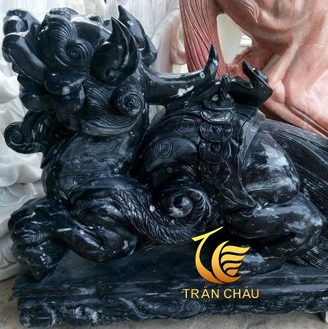 Tùy Hưu Đá Đen Để Bàn Phong Thủy