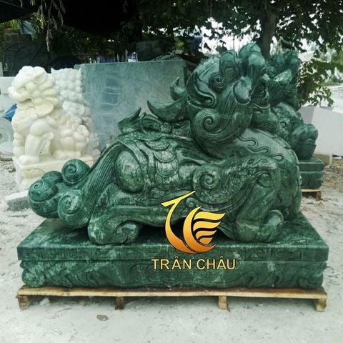 Tỳ Hưu Bằng Đá Cẩm Thạch Xanh