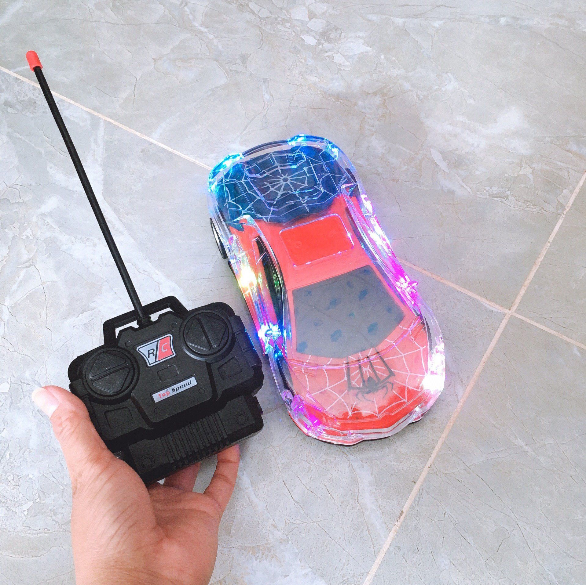 Đồ Chơi Bé Trai - Hộp Xe Hơi Lamborghini Nhện ĐK Đèn Led 3D Không Sạc 