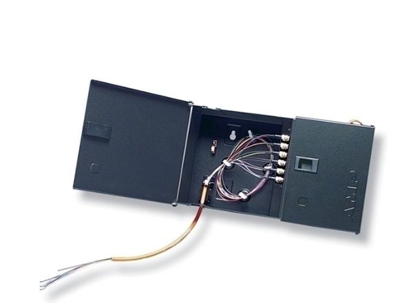 Hộp đấu nhảy sợi quang loại gắn trên tường Unloaded 84751-1 Commscope