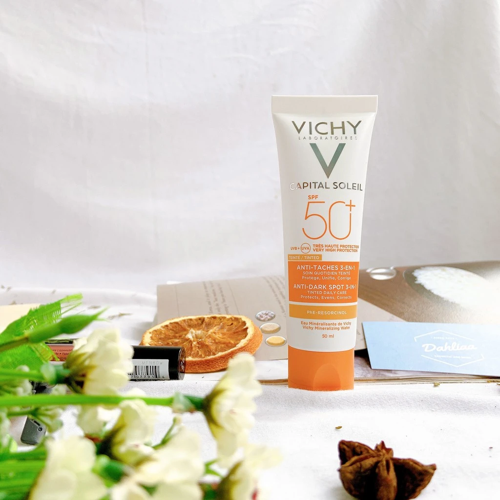 Kem chống nắng Vichy Capital Soleil Anti dark spot 3 in 1 SPF50+ ngăn ngừa sạm, nám, thâm da