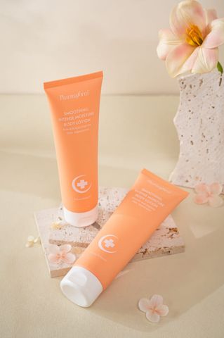 Pharmaform Smoothing Intense Moisture Body Lotion - Kem dưỡng da body giúp đa khỏe