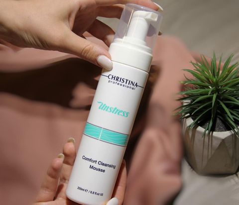 Sữa Rửa Mặt Dạng Bọt Dịu Nhẹ, Làm Sạch Da Và Dưỡng Ẩm Christina Unstress Comfort Cleansing Mousse